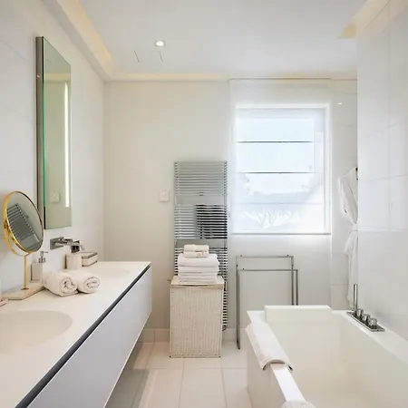 With Breathtaking View On The Front Line In Tropez *